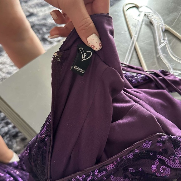 Elegant Purple Sequin Evening Gown - Picture 3 of 3